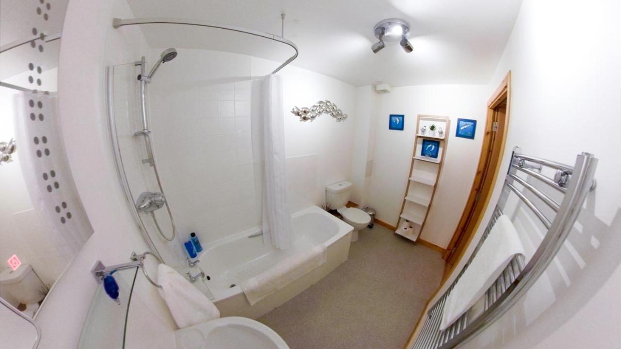 Inverness City Centre Apartment With Elevator And Google Chromecast المظهر الخارجي الصورة